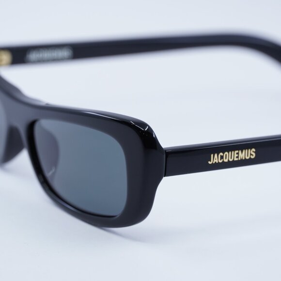 Jacquemus CAPRI JAC/55 C1 Sunglasses Shiny Black Rectangle Frame, Grey Lenses